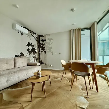 Easy Rent- Reduta 181 Citycenter 24h Check-in Apartment